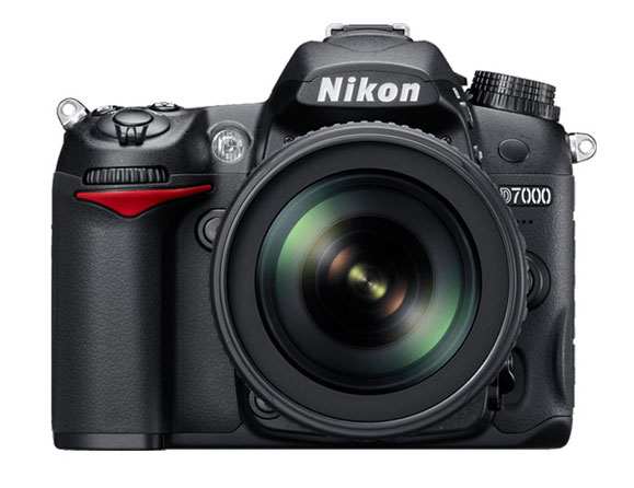 Nikon D7000 16.2 MP with 18-105mm VR Lens