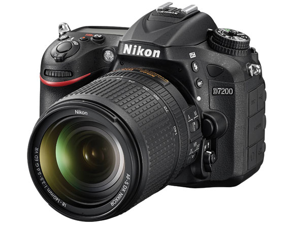 Nikon D7200 24.2 MP with 18-140mm Zoom Lens